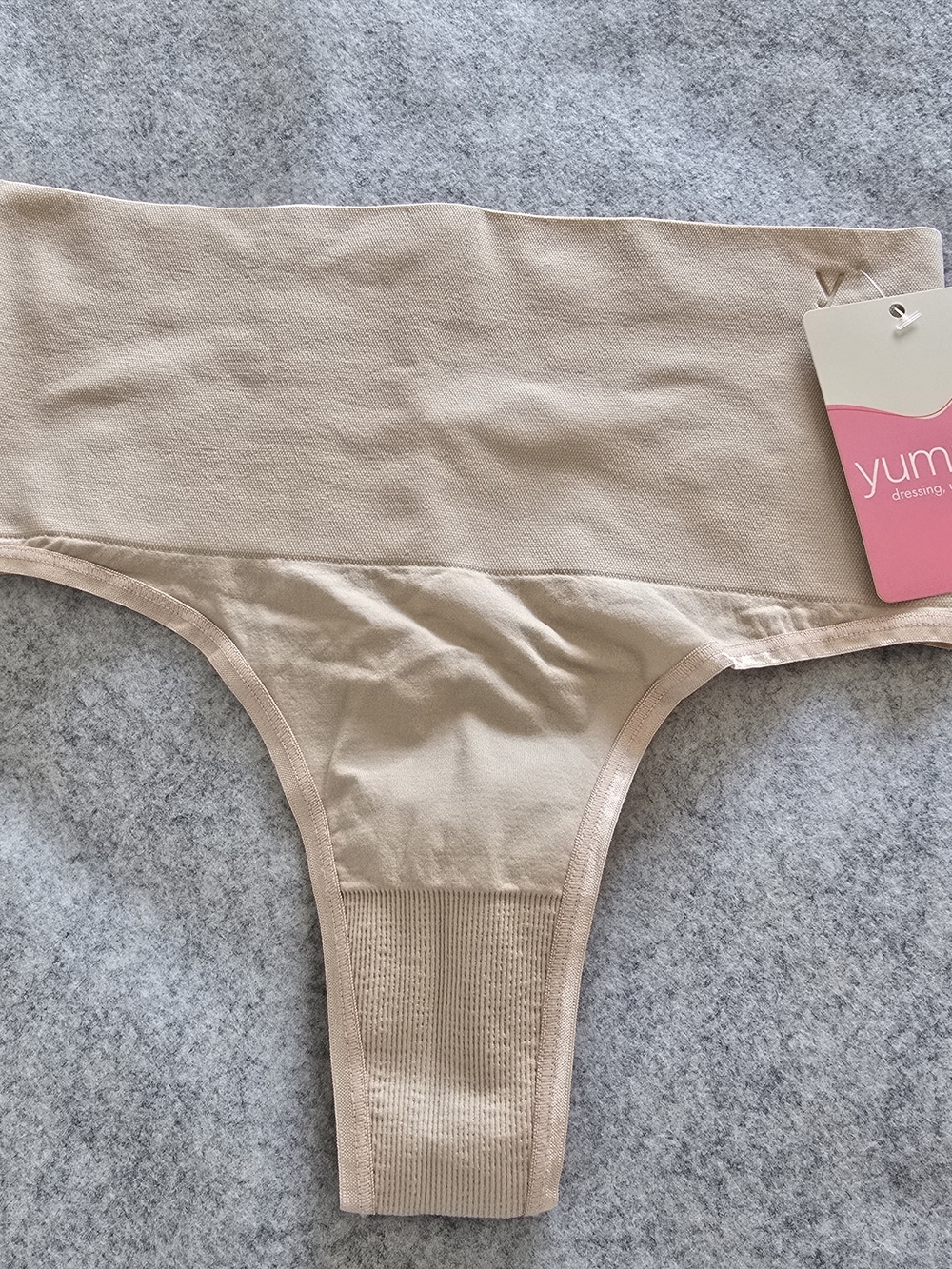 Yummie L/XL SHAPEWARE THONG